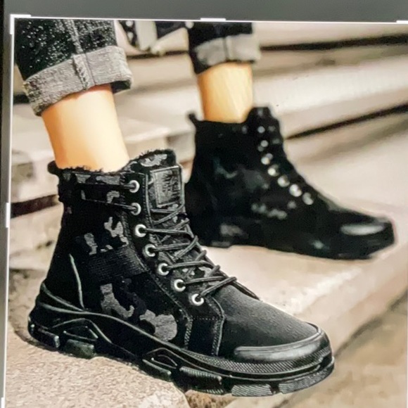 NWOT men’s black camouflage fleece lined high top lace boots, size 8.5 - Picture 2 of 7